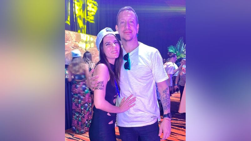 La pareja compartió imágenes de la fiesta de los campeones en sus redes.