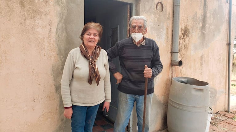 La pareja de ancianos ya no sabe cómo proteger su terreno.