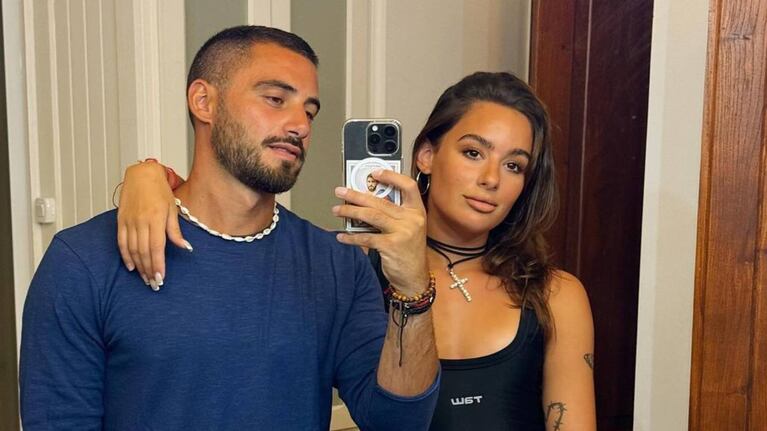 La pareja está de vacaciones en un lujoso crucero.