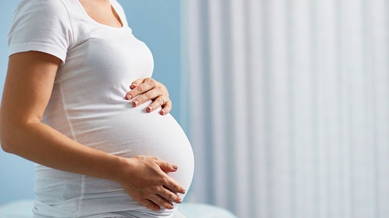 La pareja podrá cumplir el sueño de ser padres gracias a una amiga.