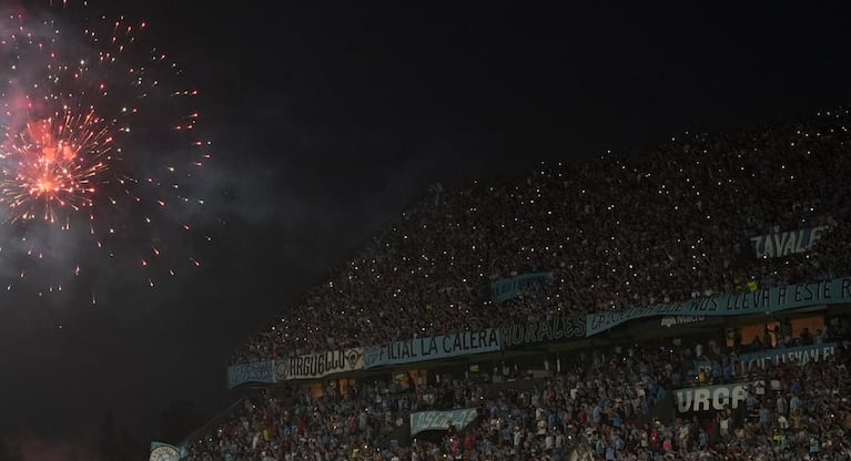 La pasión de los hinchas durante el Minuto 68.