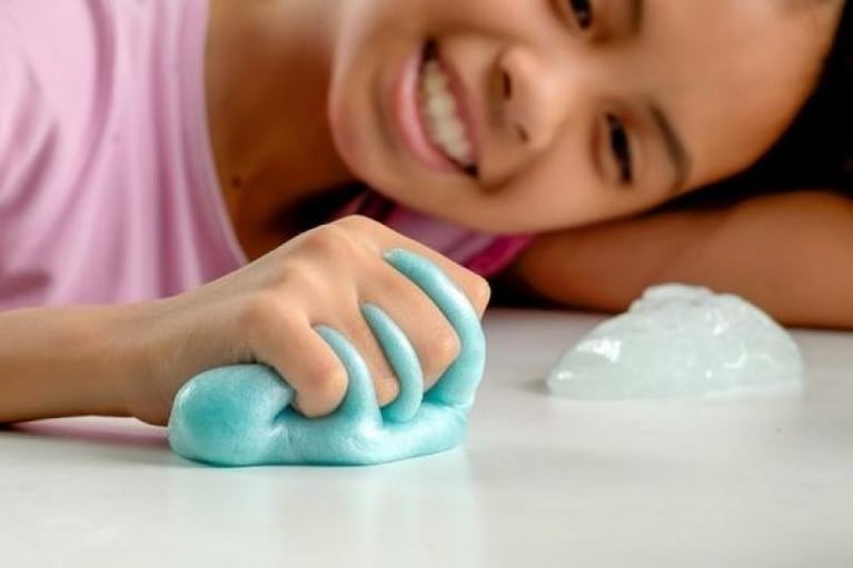 Los peligros de la masa Slime, la nueva moda entre los niños