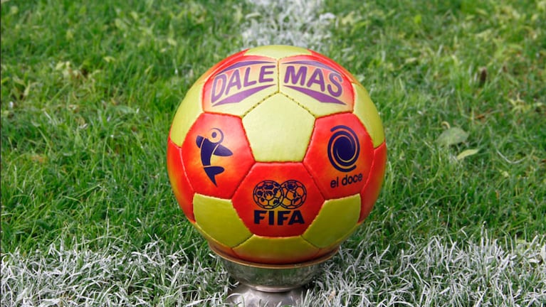 La pelota oficial del torneo puede ser tuya. Fotos: Damián Reyna. 