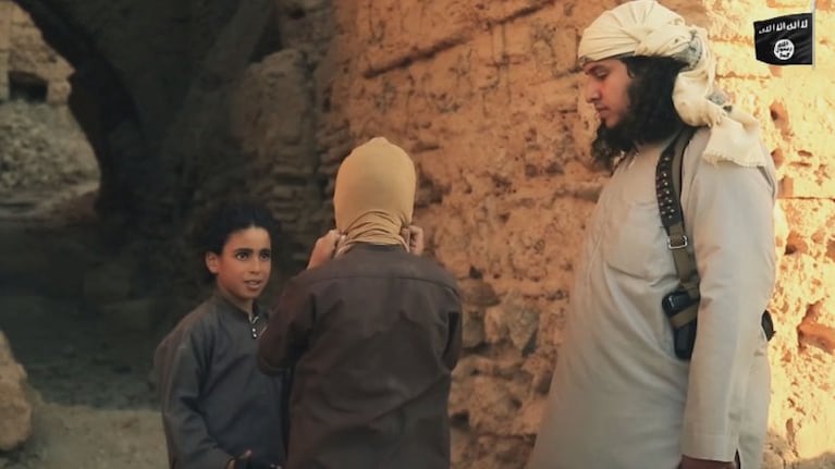 La peor cara del horror. El Estado Islámico utiliza niños para realizar ejecuciones.