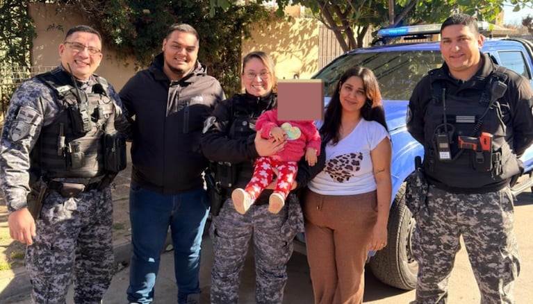 La pequeña fue rescatada a tiempo por la Policía.