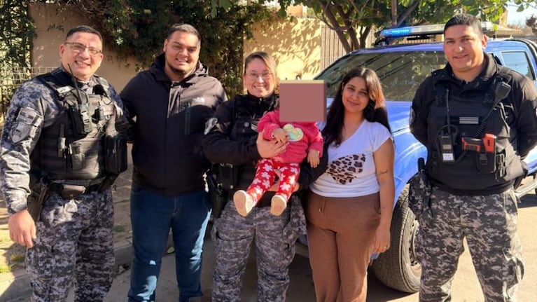 La pequeña fue rescatada a tiempo por la Policía.