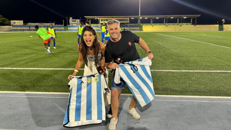 La pista salió desde las tribunas del estadio en Willemstad. 