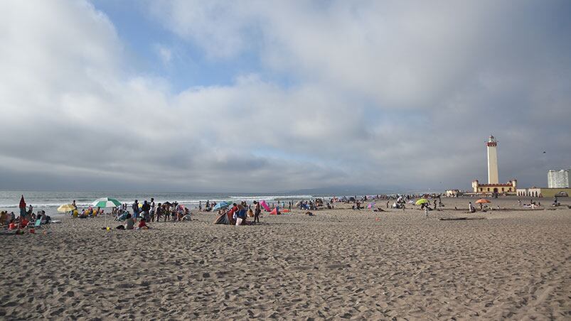 La playa es el otro atractivo chileno para los argentinos. Foto: Lucio Casalla / ElDoce.tv.