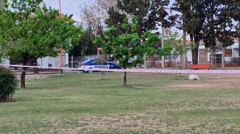 La plaza en donde falleció el adolescente de 13 años en Carlos Paz.Por: Pablo Olivarez / El Doce.