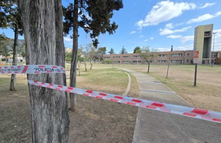 La plaza en la que se descompensó y murió el menor.