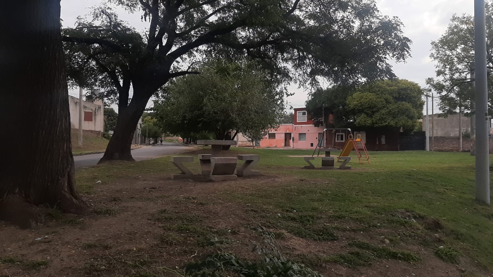 La plazoleta en donde ocurrió el ataque al adolescente. Foto: Francisco Arias/El Doce.