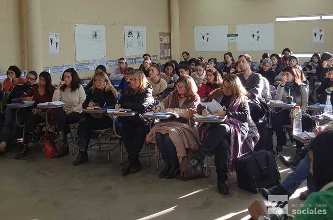 La polémica por la militancia política se desató en las aulas de la UNC.