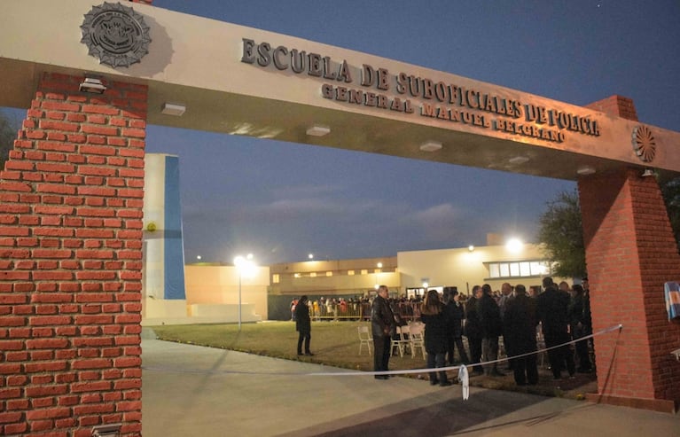 La Policía abrió las inscripciones a la Escuela de Suboficiales de Córdoba: requisitos y hasta cuándo anotrase