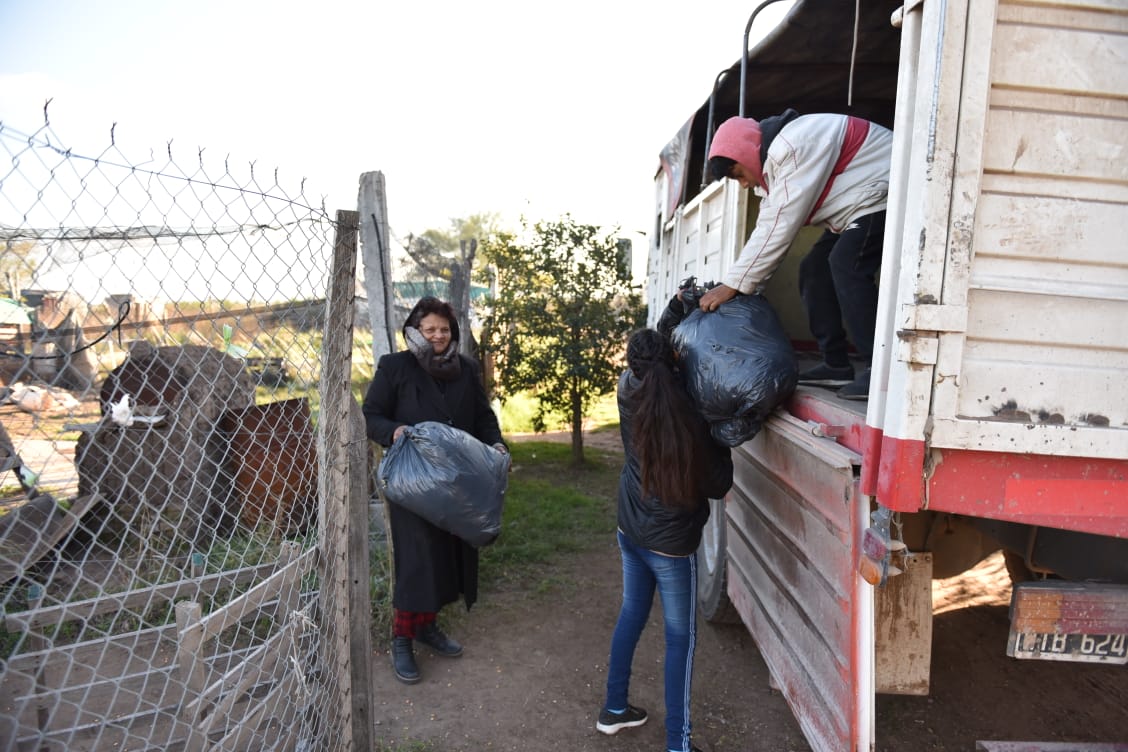 La Policía aplicó la orden de desalojo y los vecinos resistieron. Foto: Lucio Casalla / ElDoce.tv.