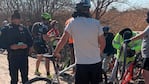 La policía cargó las 20 bicicletas y se fue del lugar.