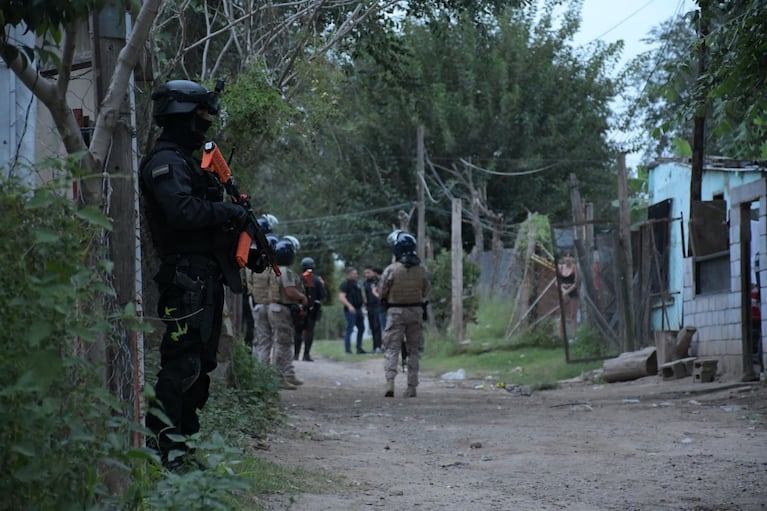 La Policía de Córdoba montó un operativo supervisado por el ministro de Seguridad, Juan Pablo Quinteros.