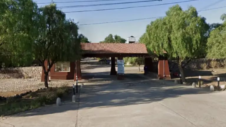 La Policía de Mendoza trabajó en la escena del crimen en el exclusivo barrio privado de El Challao.