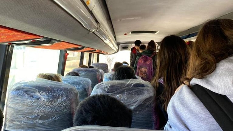 La Policía detuvo a un colectivo por exceso de pasajeros en una ruta de Córdoba