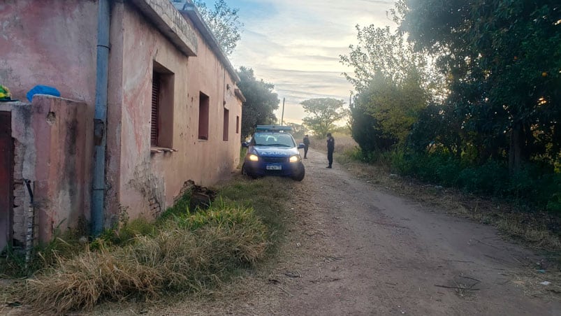 La Policía encontró a los tres hermanitos desamparados en plena madrugada.