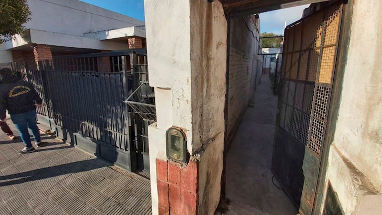 La Policía llegó y se topó con el cadáver, que tenía una herida contundente en la cabeza.