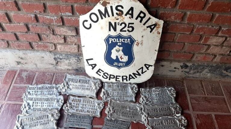 La Policía local está detrás del mercado que compra estas placas.