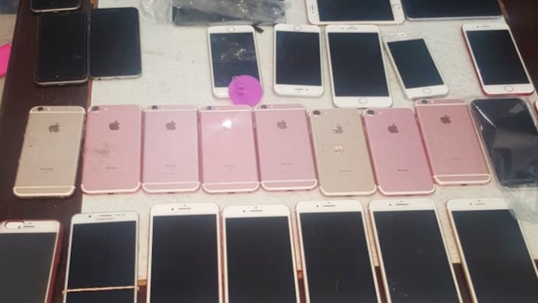 La policía recuperó más de 80 teléfonos robados.