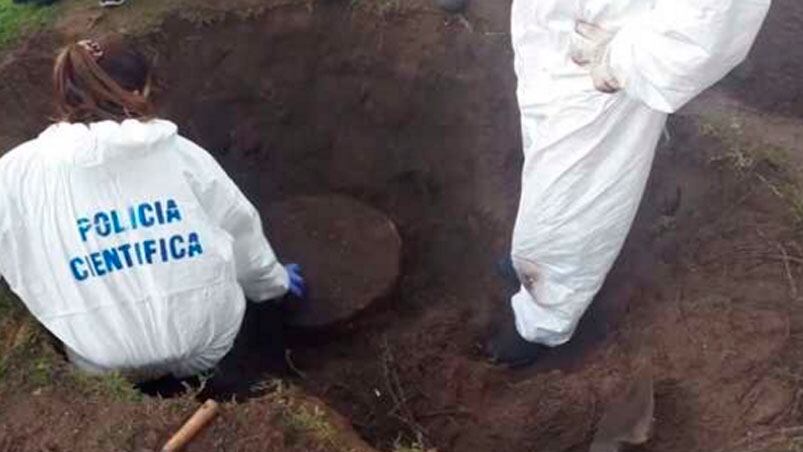 La policía trabaja en un predio de dos hectáreas que pertenece al sindicalista de la Uocra.