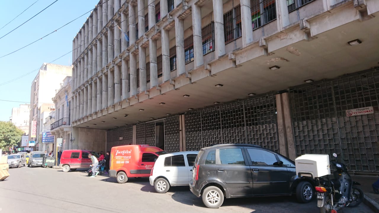 La preocupación reina entre muchos padres y madres de los alumnos del colegio 25 de Mayo.