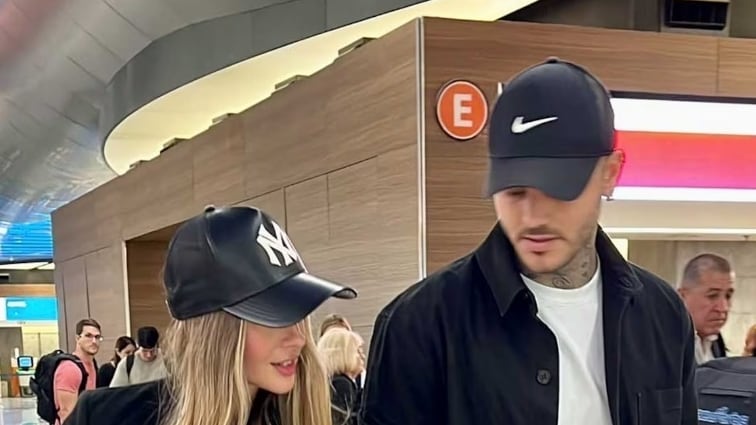 La presencia de la pareja en el Aeropuerto de Ezeiza captó la atención de todos.