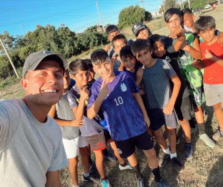 La primera escuelita en ser ayudada es "Buscando Sonrisas" de barrio Comercial