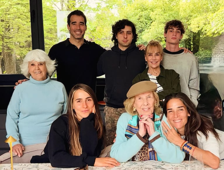 La primera foto que compartió Mirtha Legrand tras recibir el alta médica.