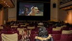 La primera función de cine para perros fue en Escobar, Buenos Aires