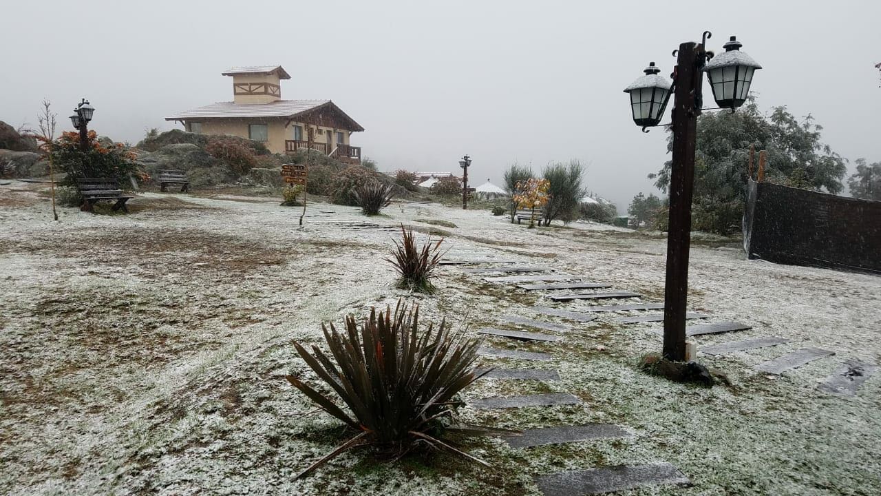 La primera nevada de la temporada regaló un paisaje soñado. Foto: Balcones de La Cumbrecita.