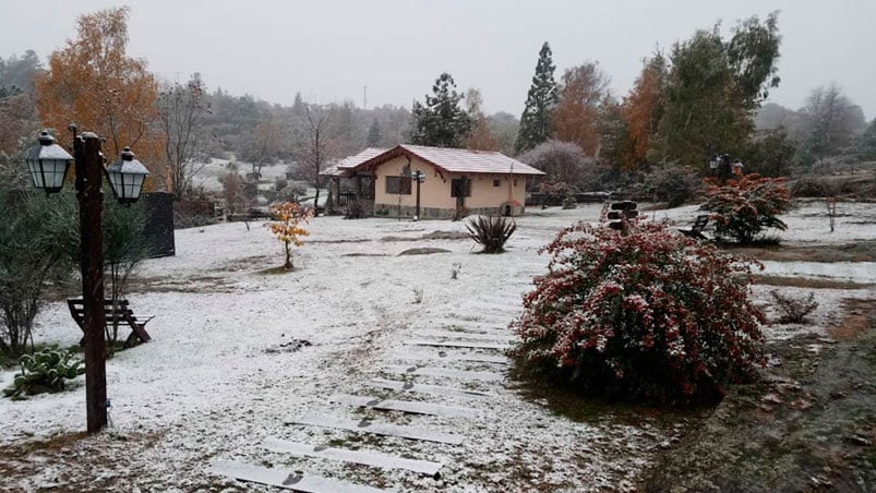 La primera nevada de la temporada regaló un paisaje soñado. Foto: Balcones de La Cumbrecita.