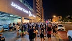 La protesta en la puerta del hotel Jassim Tower. Foto: Lucio Casalla/ElDoce.