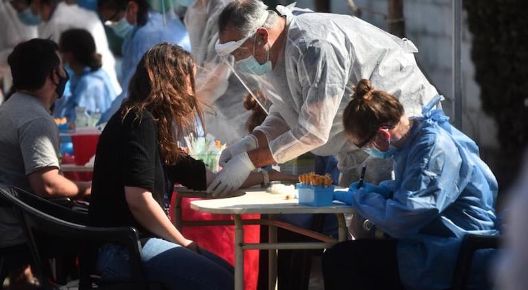 La provincia informó 484 contagios el sábado, con 130 en la ciudad de Córdoba.