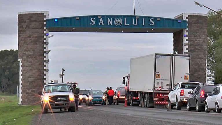 La reapertura del tránsito duró apenas un día: este lunes volvieron a impedir el paso hacia San Luis. (Foto archivo: Puntal)