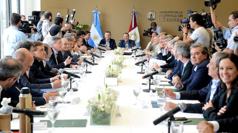 La reunión de los gabinetes de Macri y Schiaretti. 