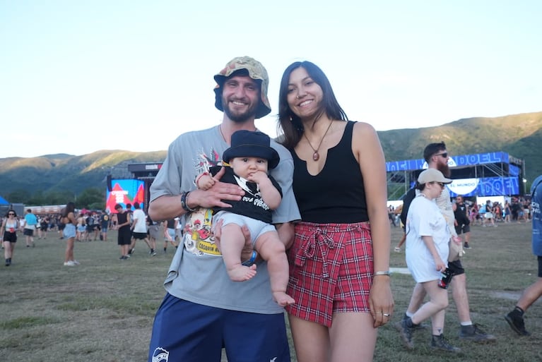 La segunda jornada del Cosquín Rock hizo vibrar a una multitud.