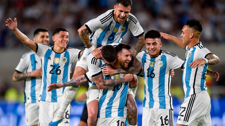 La Selección Argentina enfrenta a Australia en un amistoso. 