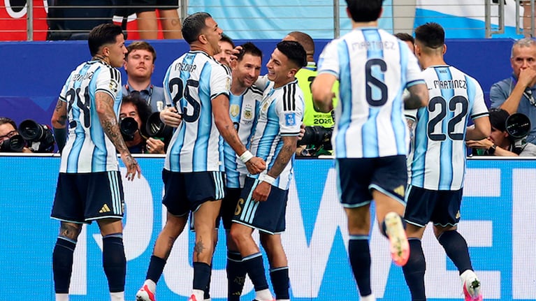 La Selección Argentina se clasificó a 16avos en el primer puesto.