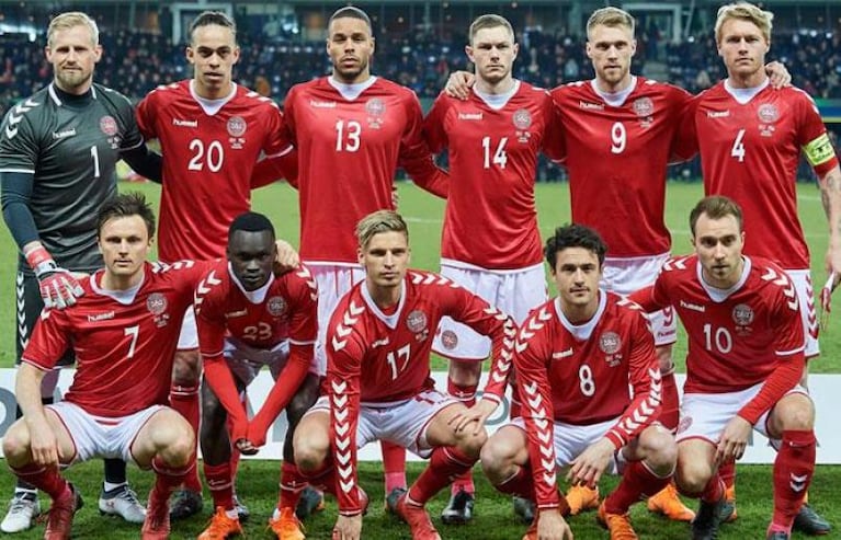 La selección de Dinamarca cambió su himno para homenajear a Perú