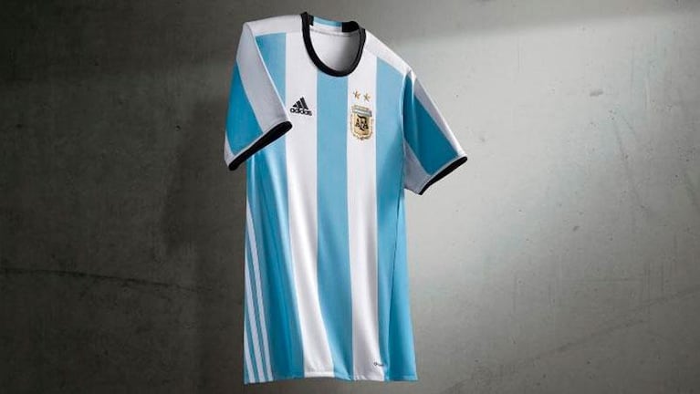 La Selección llegará a Córdoba con camiseta nueva