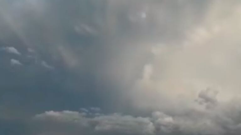 La "silueta humana" que vieron en el cielo de Tucumán.