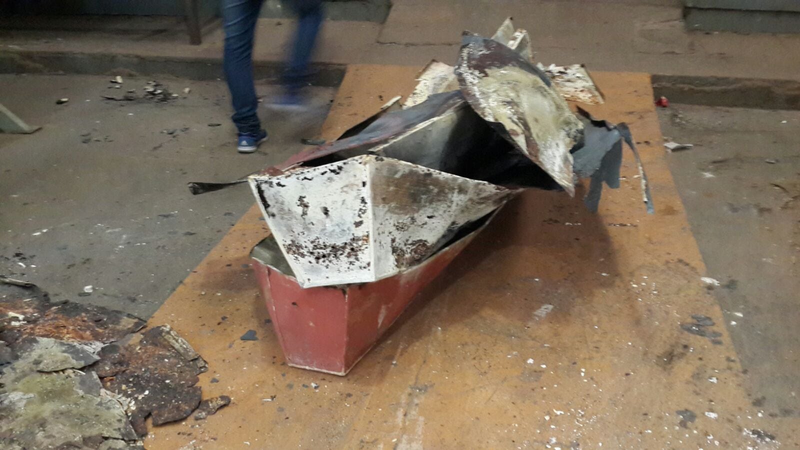 La suciedad y el abandono en el Cementario San Vicente. Foto: Sebastián Pfaffen. 