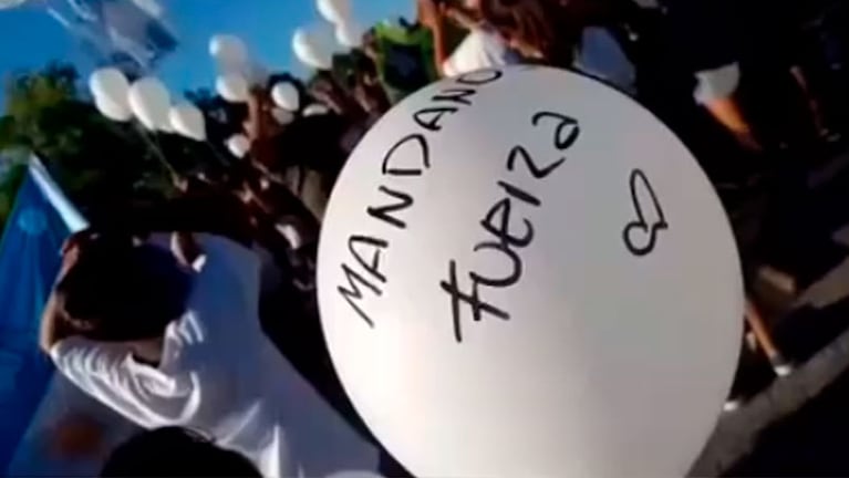 La suelta de globos en honor al adolescente asesinado.