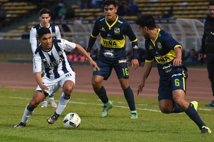 La T cayó ante Everton en el Kempes, pero se vio un buen debut de los refuerzos. Foto: Lucio Casalla / ElDoce.tv