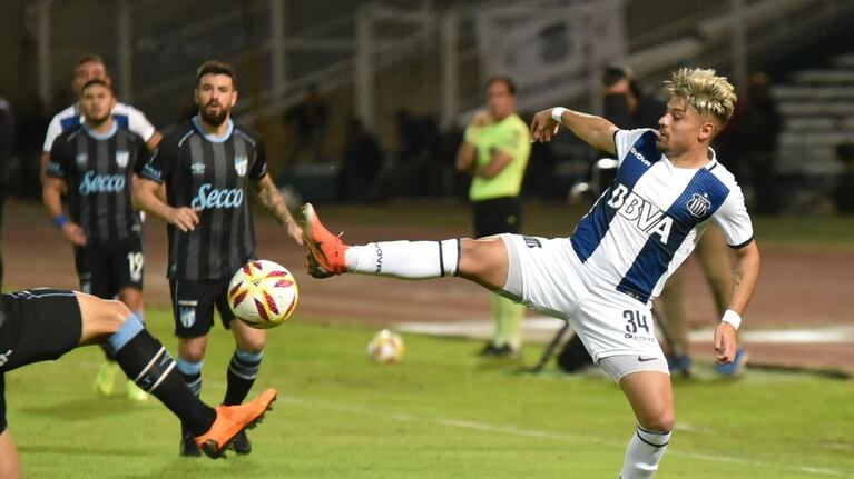 La "T" fue superior y mereció el triunfo, pero los tucumanos se llevan un resultado que deja abierta la serie. / Foto: Lucio Casalla ElDoce.tv