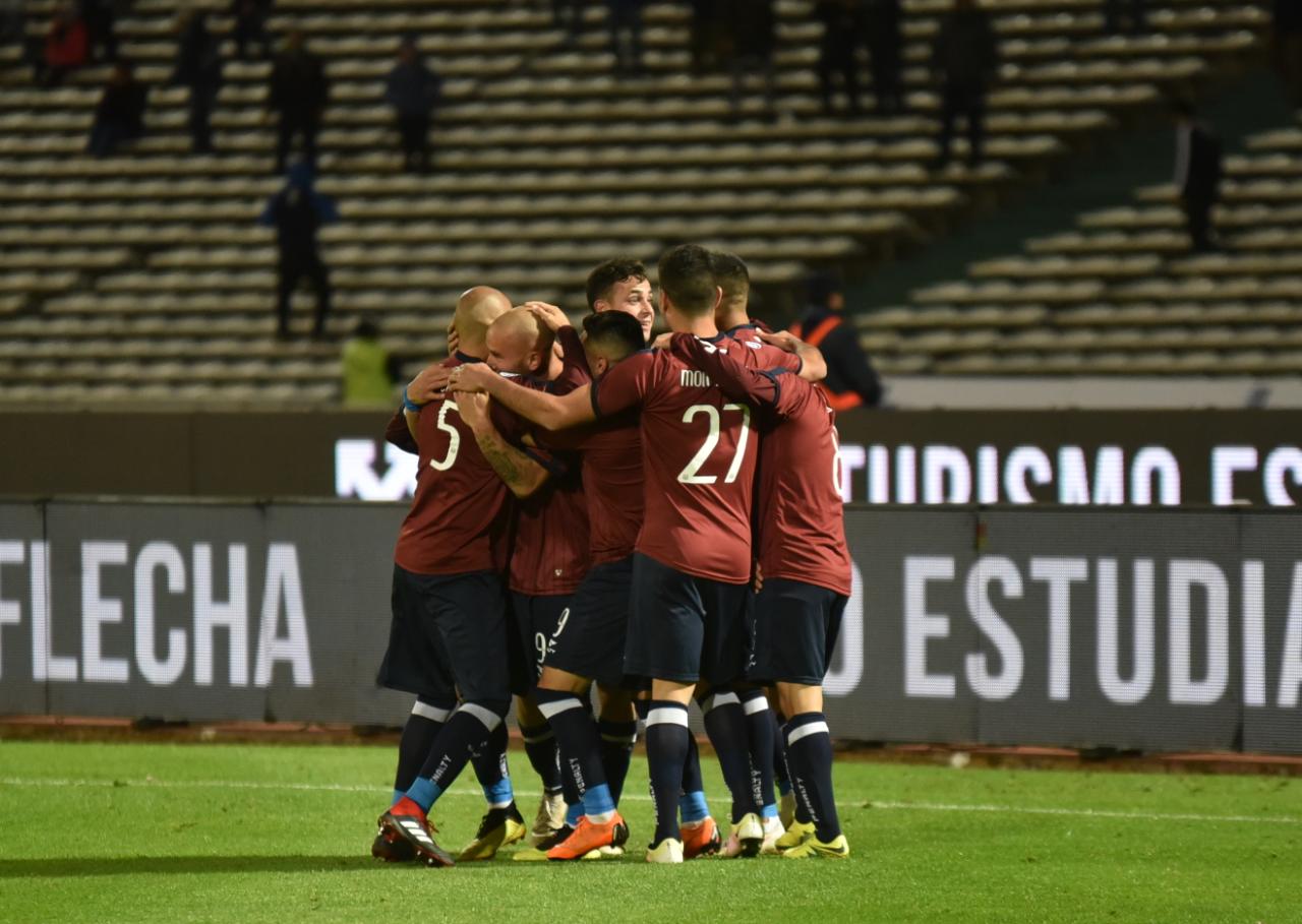 La T jugó su segundo partido de local en la Superliga. Foto: Lucio Casalla / ElDoce.tv.