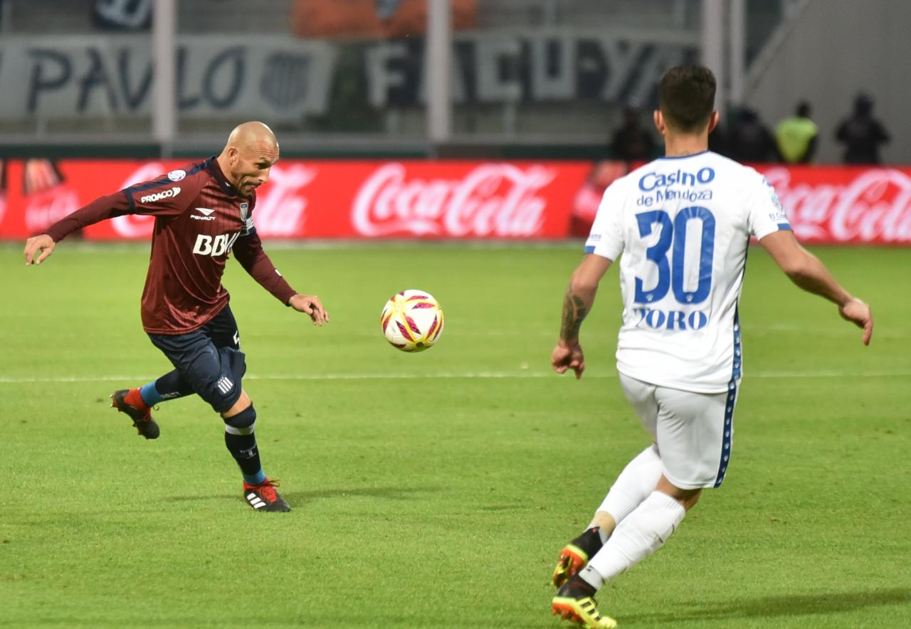 La T jugó su segundo partido de local en la Superliga. Foto: Lucio Casalla / ElDoce.tv.